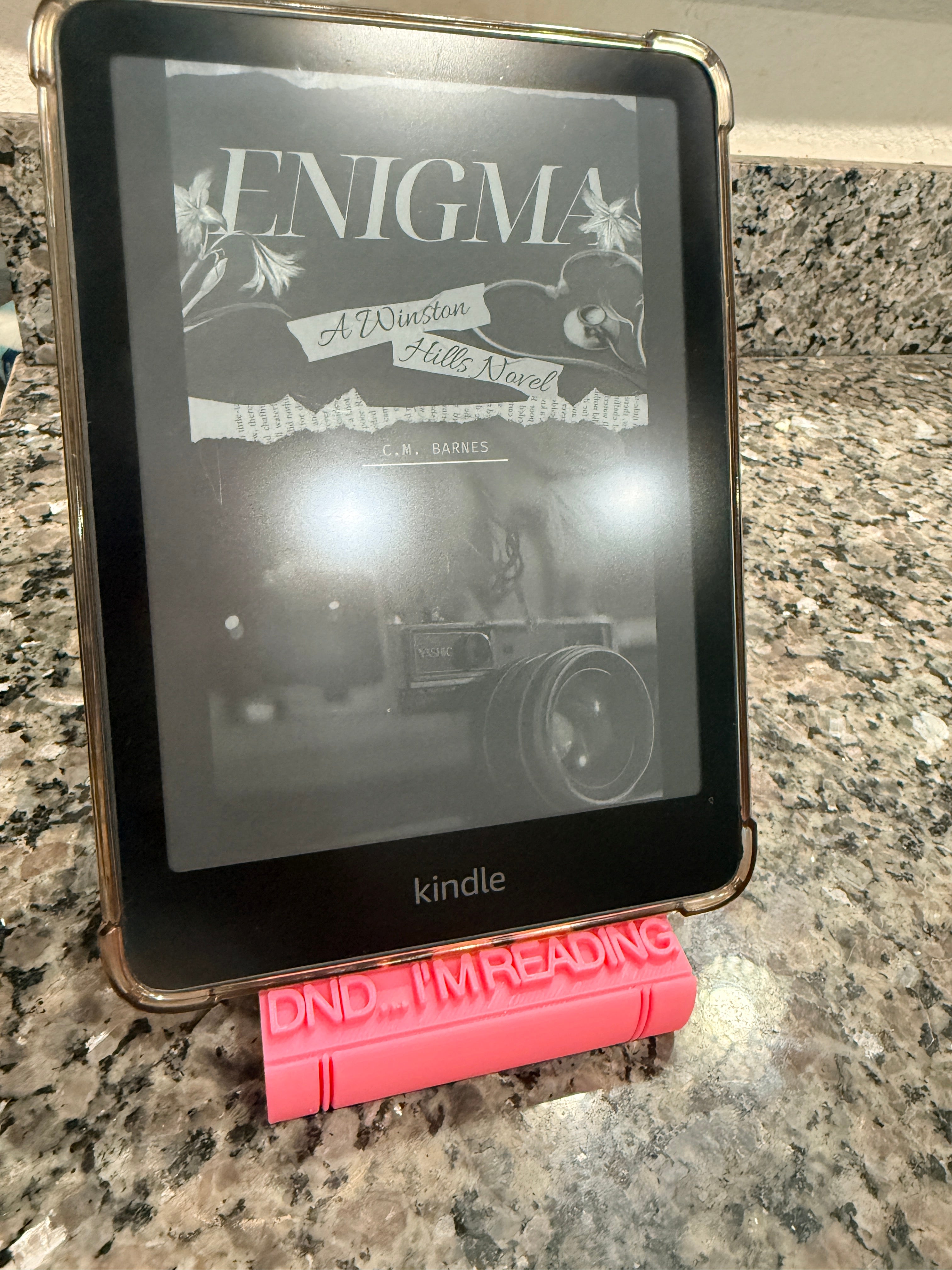 "DND... I'm Reading" Phone Stand | Aesthetic Desk Phone Holder