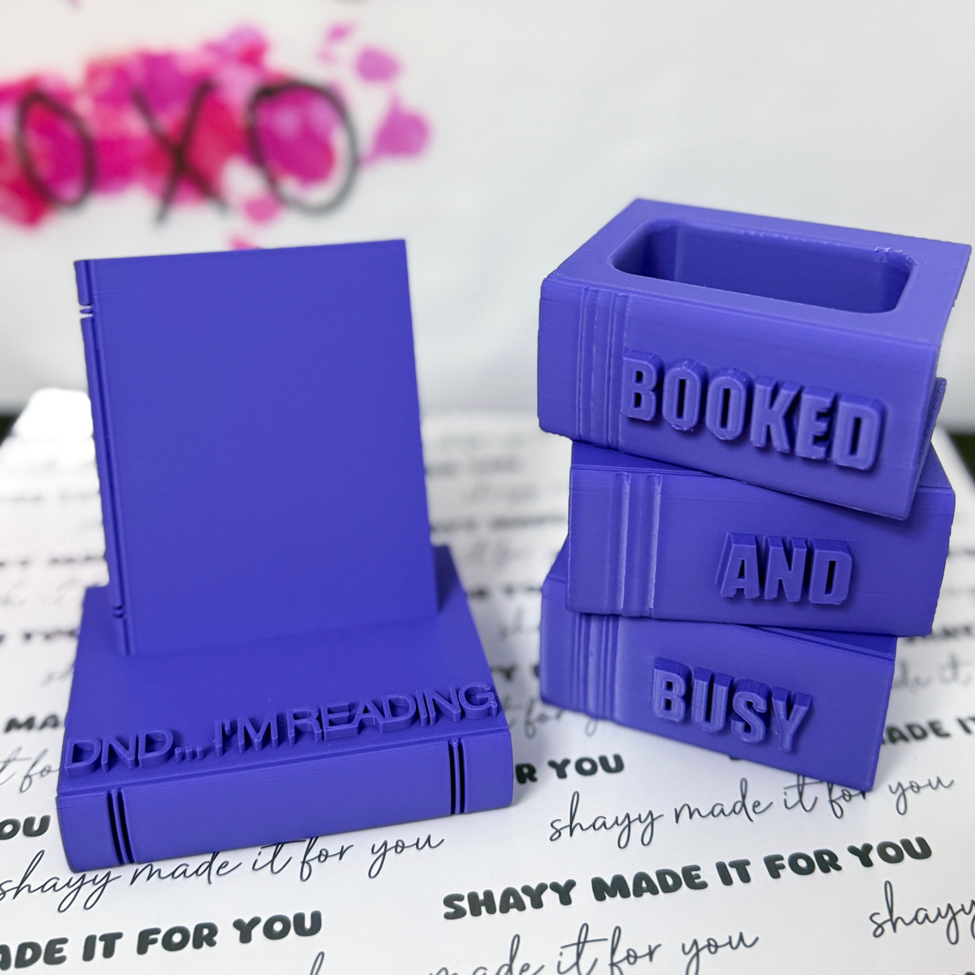 Bookish Pen Holder & Phone Stand